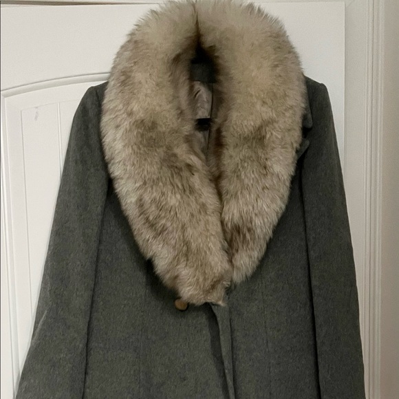 STUNNING! SUPER RARE Vintage ‘MONTALDO’S’ Gray Regency Cashmere And Fur Coat! - Picture 8 of 16